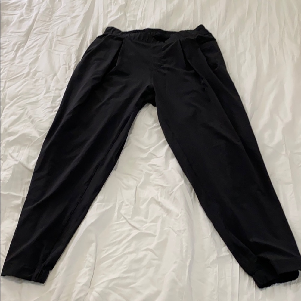 lululemon pleated jogger